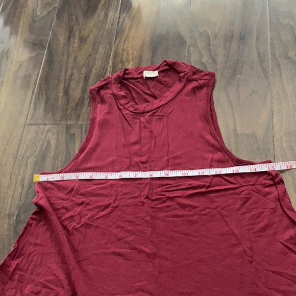 Red Garage High Neck Loose Tank Top - Picture 6 of 9